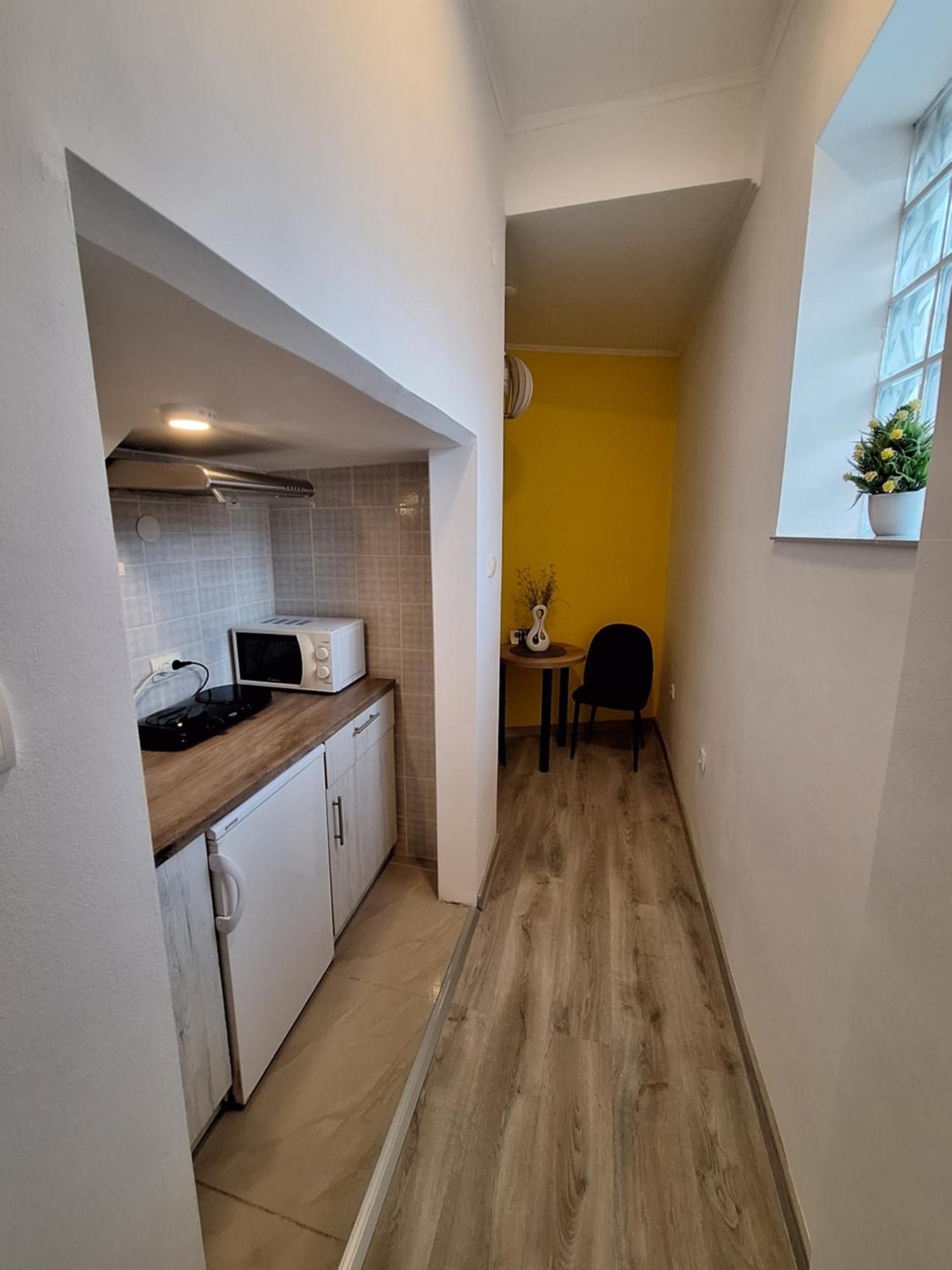 Apartment Studio Teo - Near Everywhere You Want To Be Subotica Buitenkant foto