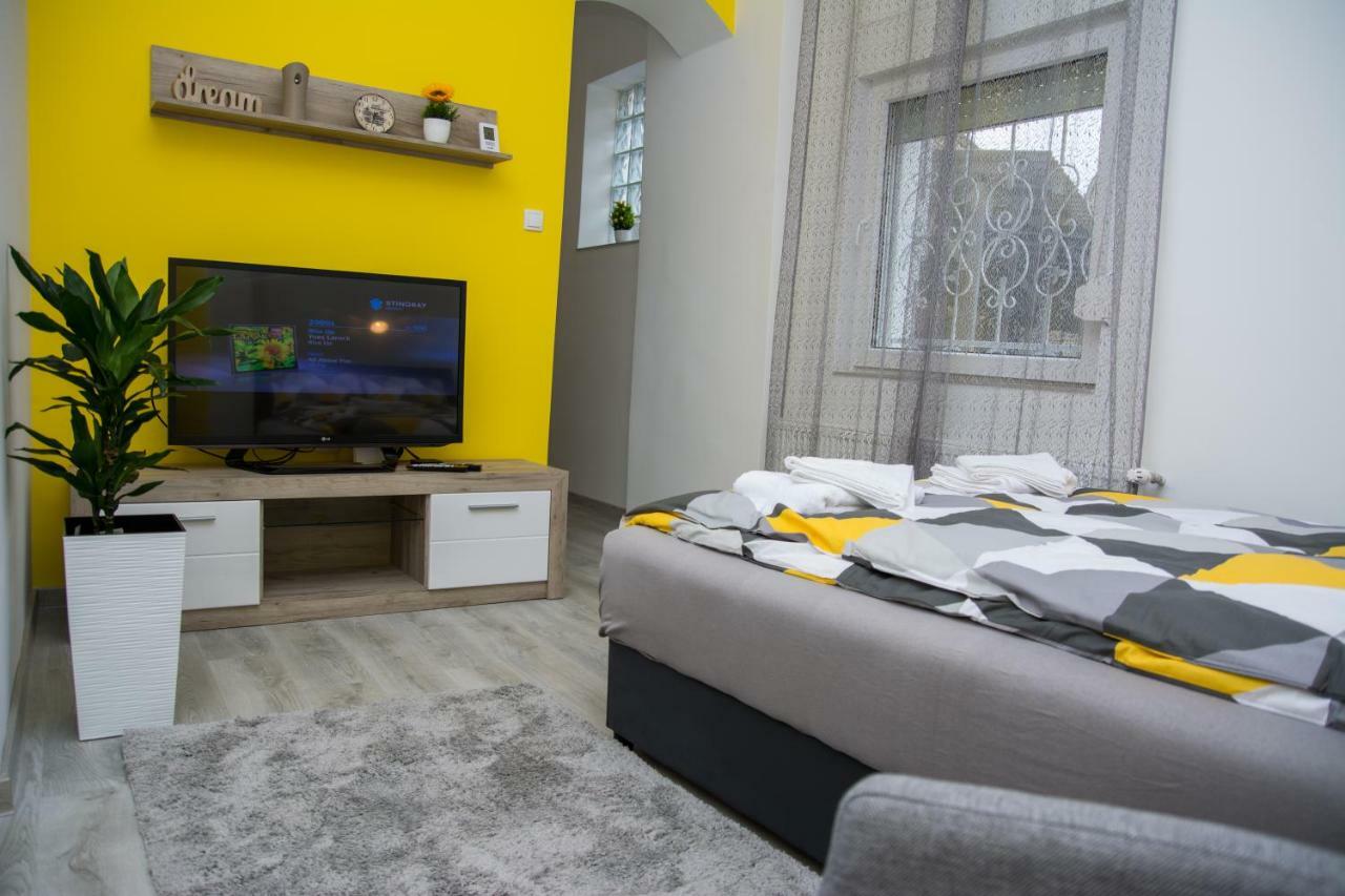 Apartment Studio Teo - Near Everywhere You Want To Be Subotica Buitenkant foto